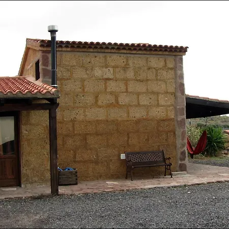 Casa Rural Cherjos * 格拉纳迪利亚-德阿沃纳